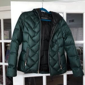 Super warm feathered Guess short winter coat!